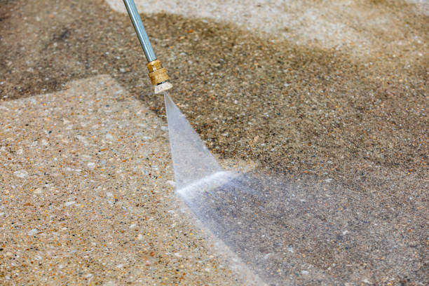 Best Spring Cleaning  in Lindenhurst, NY